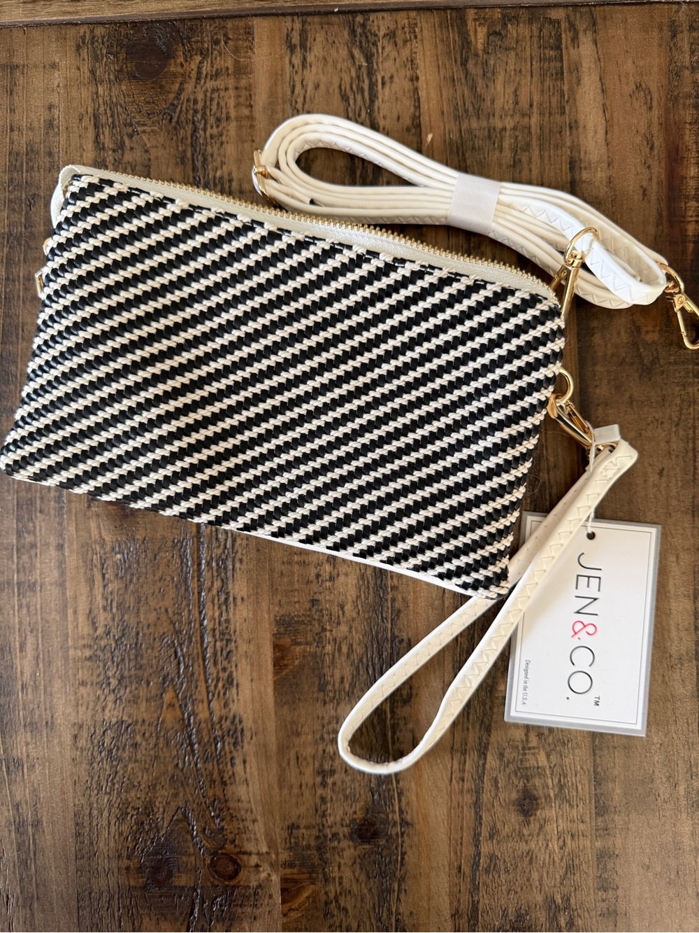 Jen & Co Black and White Woven Wristlet Clutch